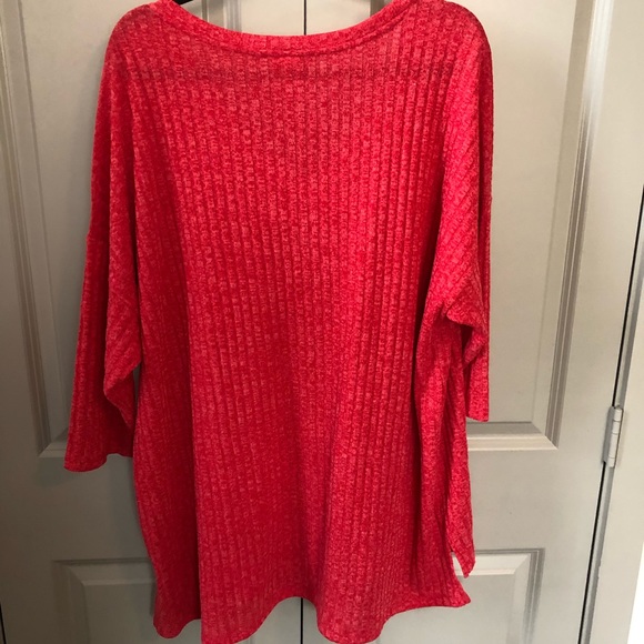 Plus Size Red Ribbed V-Neck Tee - Picture 5 of 5